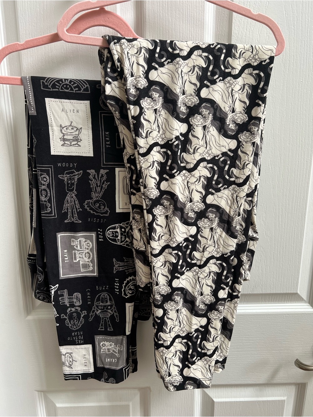 LuLaRoe Black & Cream Women’s Disney Leggings